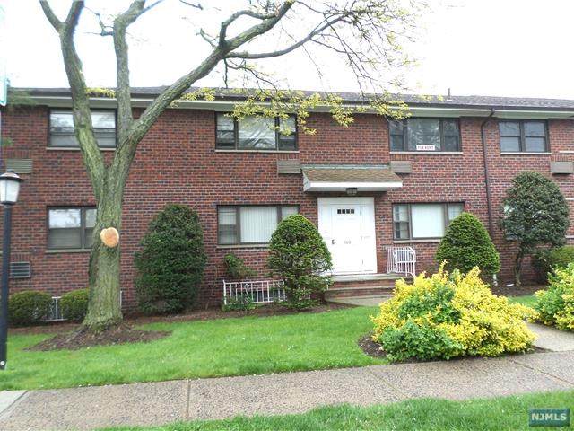 160 Myrtle Avenue - Photo 1