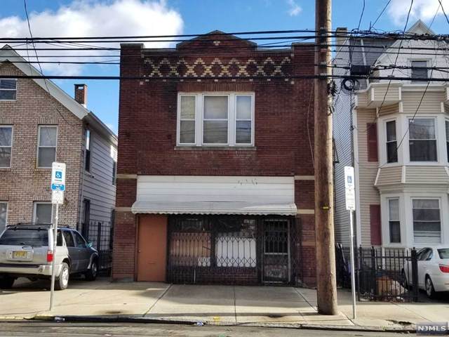 387 Summer Avenue - Photo 1