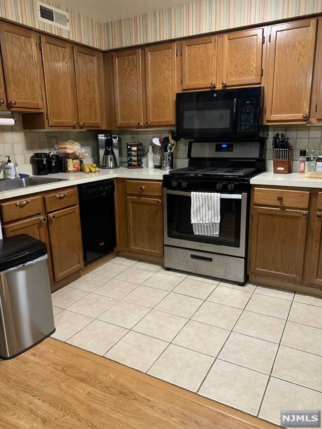 825 Riverside Avenue - Photo 1