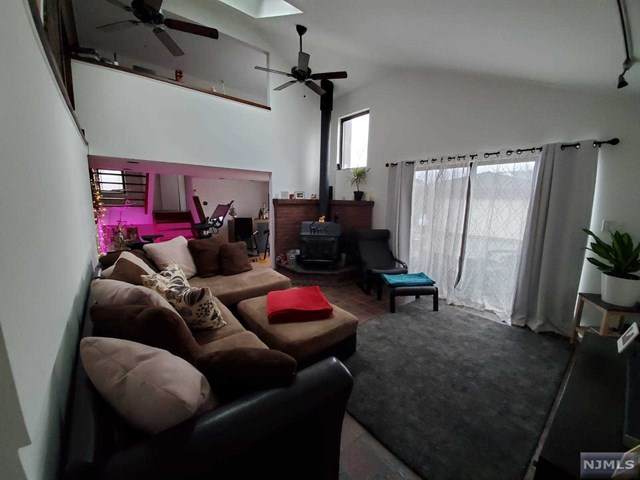 315 Grant Avenue - Photo 1
