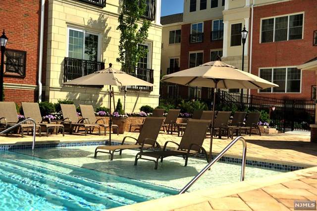 3201 The Plaza - Photo 1