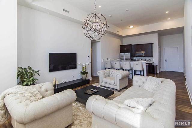 6200 Hudson Avenue - Photo 1