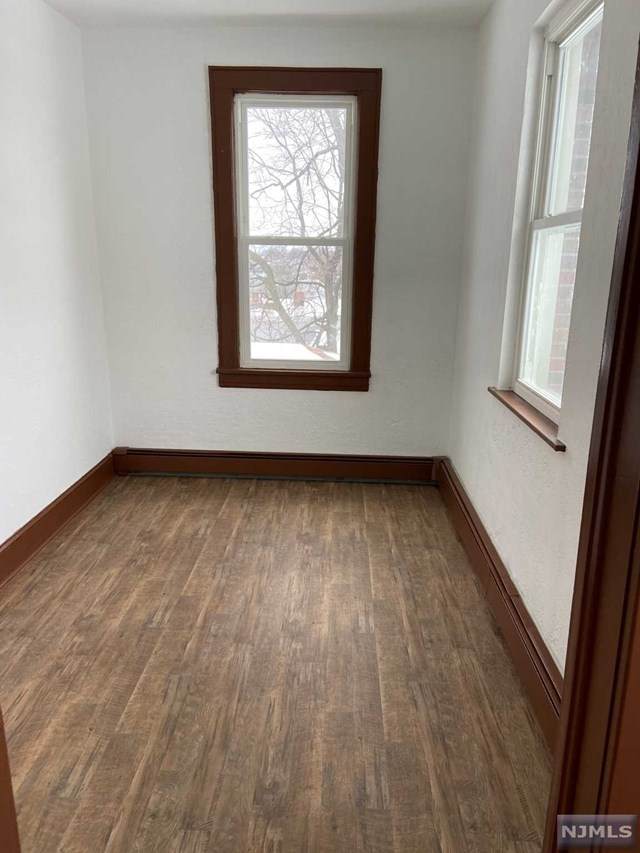 182 Farnham Avenue - Photo 1