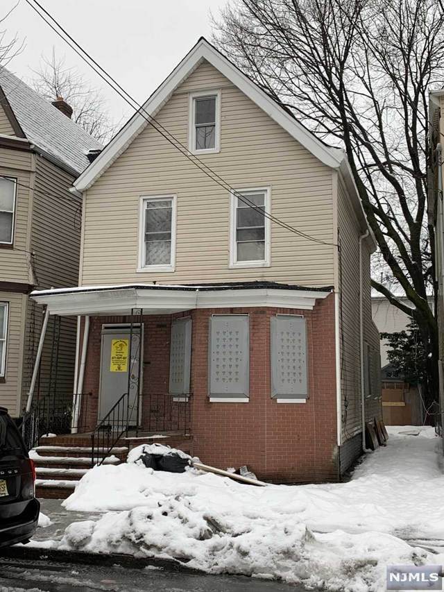 796 15th Street - Photo 1
