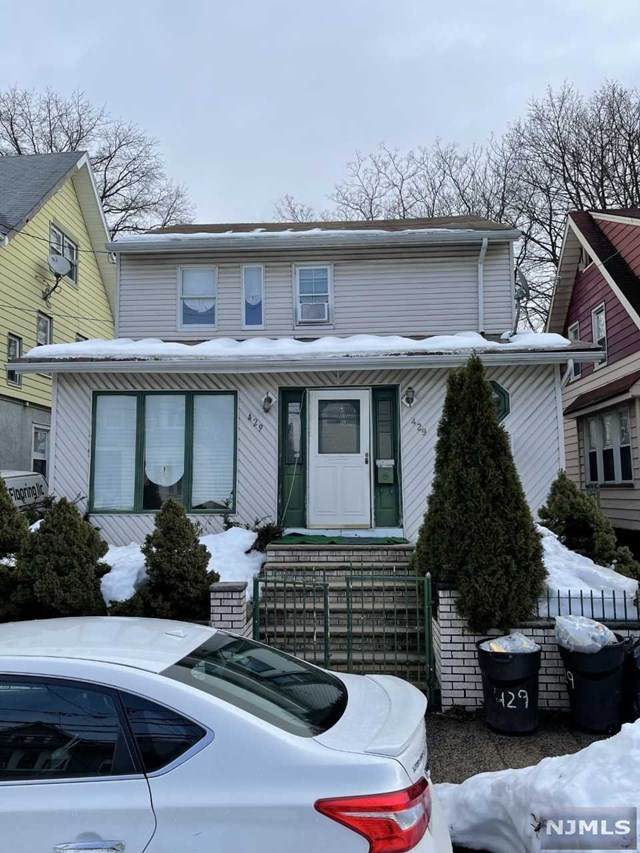 429-431 32nd Street - Photo 1