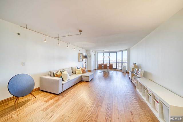 900 Palisade Avenue - Photo 1