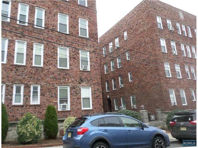 30 Harriet Avenue - Photo 1