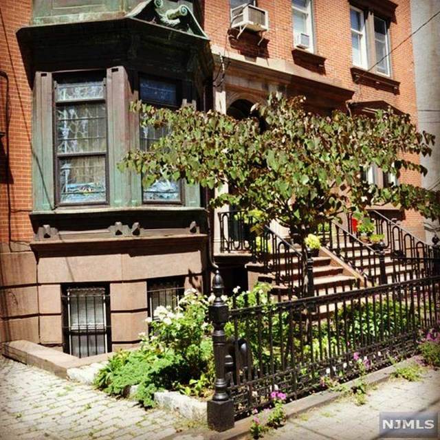624 Bloomfield Street - Photo 1