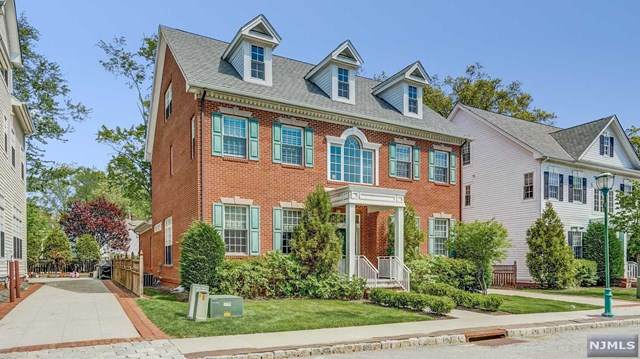 13 Carillon Circle - Photo 1