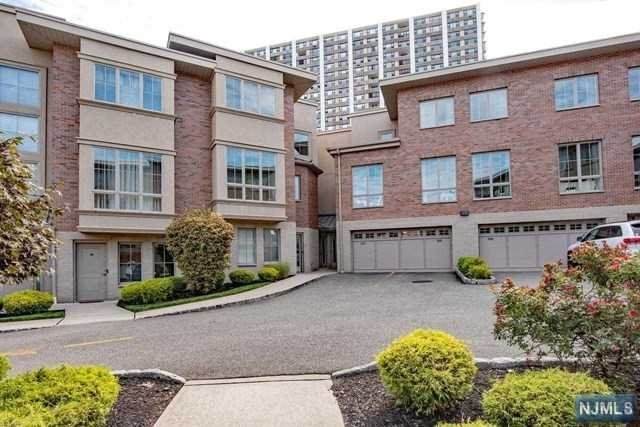 200 Laird Avenue - Photo 1