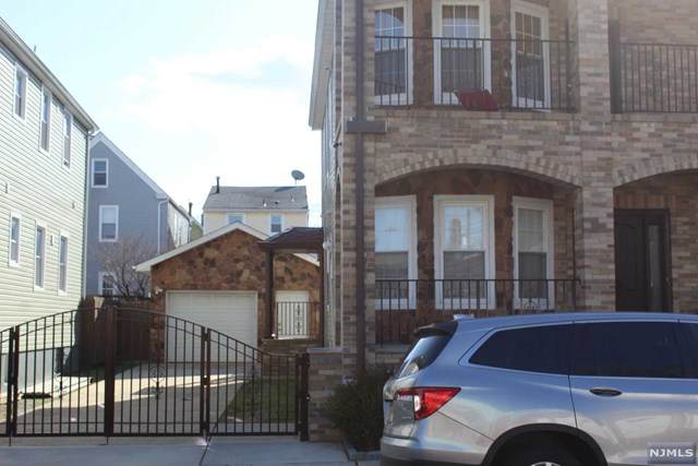 124 Devon Terrace - Photo 1