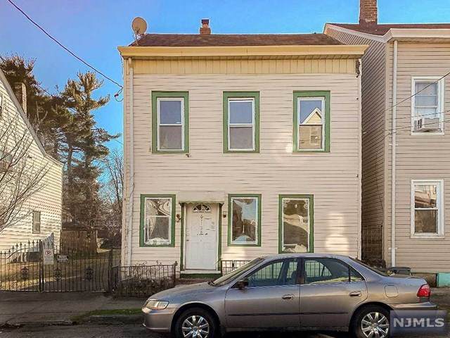 138 Carlisle Avenue - Photo 1