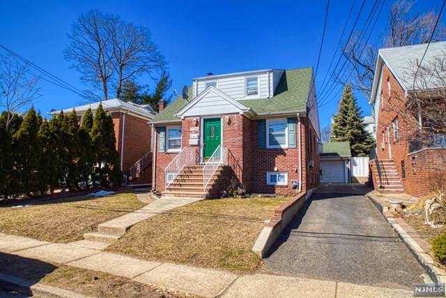 2199 Mackay Avenue - Photo 1