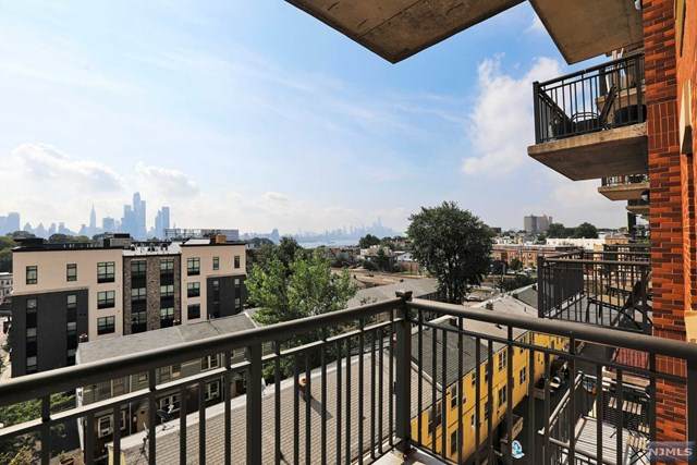 3312 Hudson Avenue - Photo 1