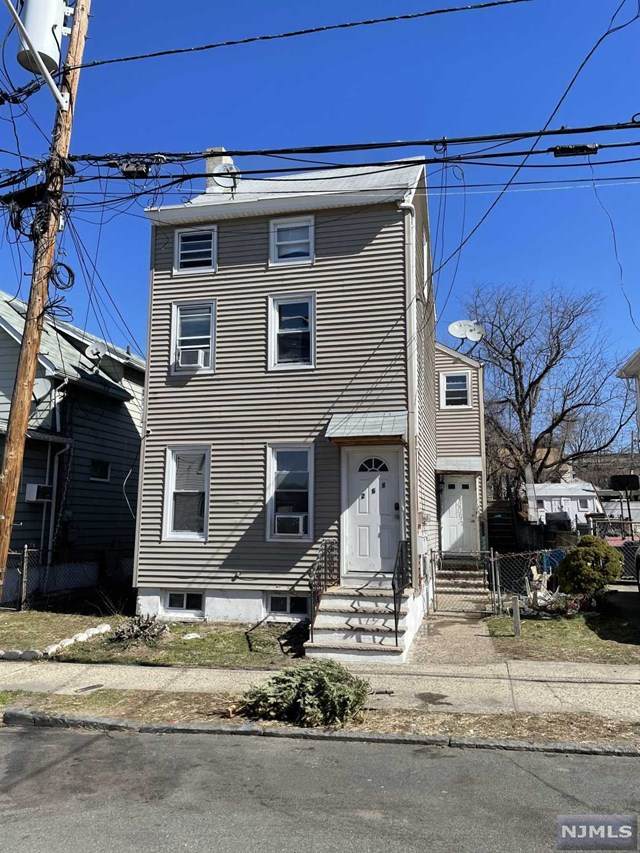 268-270 Paterson Avenue - Photo 1