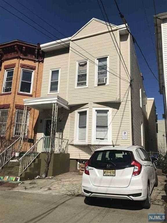 230 Duncan Avenue - Photo 1