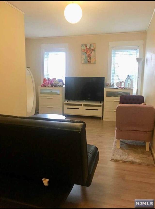 1565 West Street - Photo 1