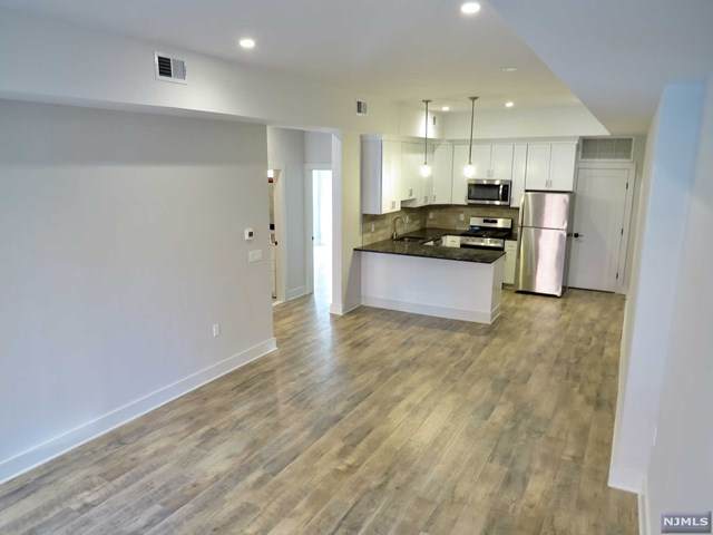 67 Park Avenue - Photo 1