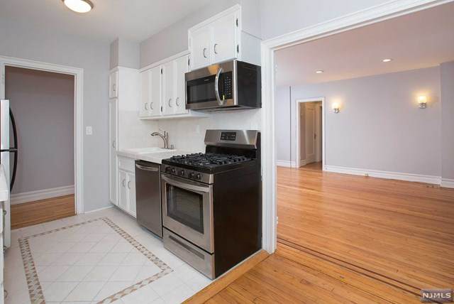 100 Palisade Avenue - Photo 1