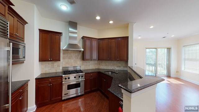 3101 The Plaza - Photo 1