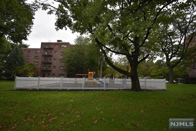 420 Park Place - Photo 1