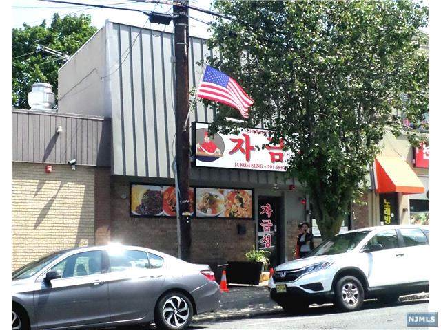 448 Broad Avenue - Photo 1