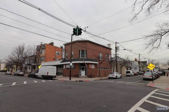 6-10 Davis Avenue - Photo 1