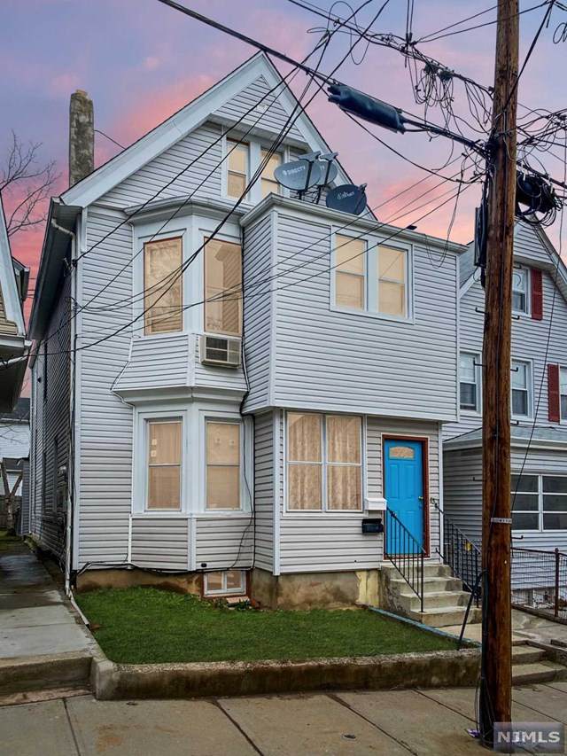 63 Llewellyn Avenue - Photo 1
