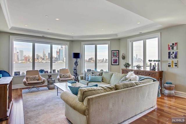 250 Henley Place - Photo 1