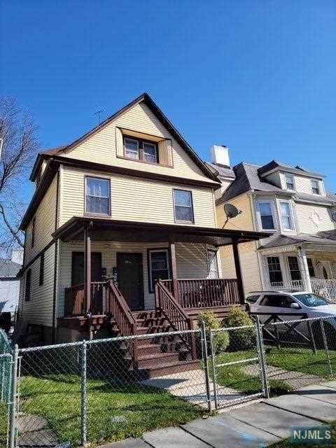 88 19th Street - Photo 1