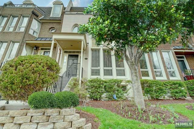 185 Kensington Drive - Photo 1