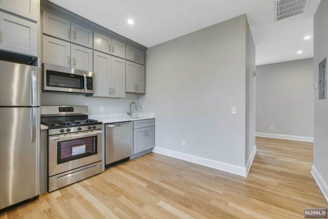 7 Hawthorne Avenue - Photo 1