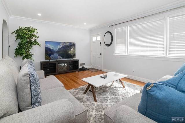 4 Carlton Place - Photo 1
