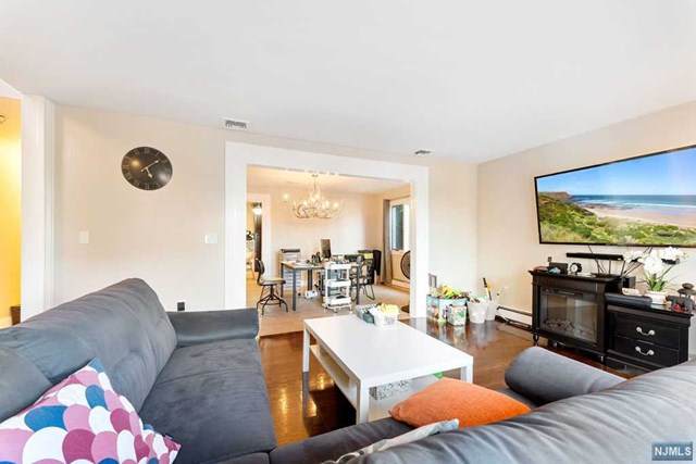 724 Undercliff Avenue - Photo 1