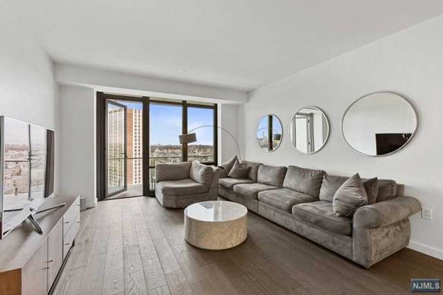 320 Adolphus Avenue - Photo 1