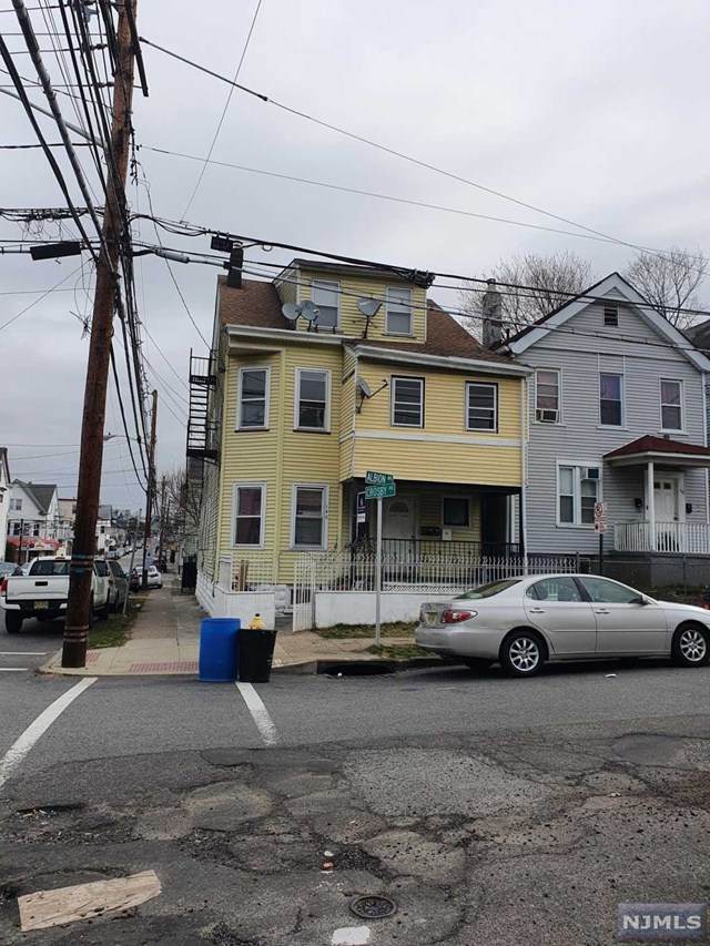 140 Albion Avenue - Photo 1