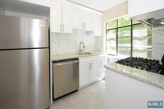 97-99 Tracey Place - Photo 1