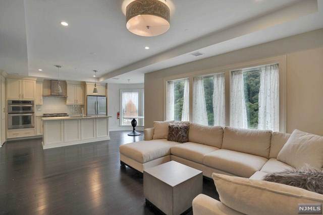 55 Eton Row - Photo 1