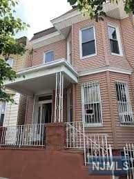 1402 New York Avenue - Photo 1