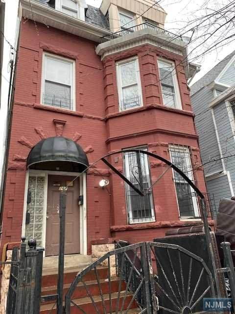 267 6th Avenue - Photo 1