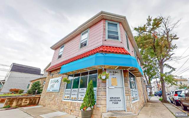 746 Riverside Avenue - Photo 1