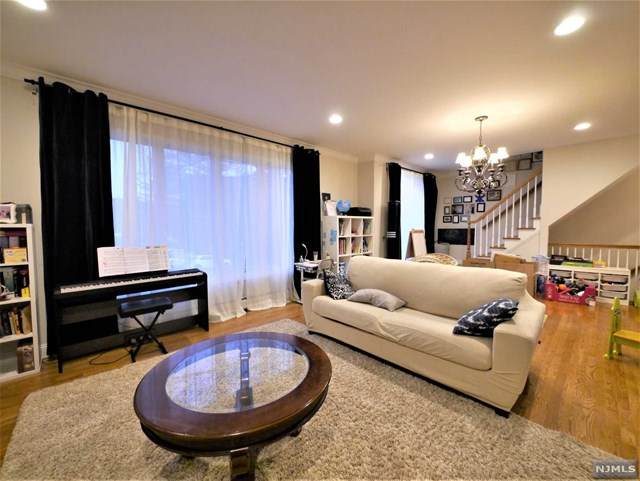 415 Fairview Avenue - Photo 1