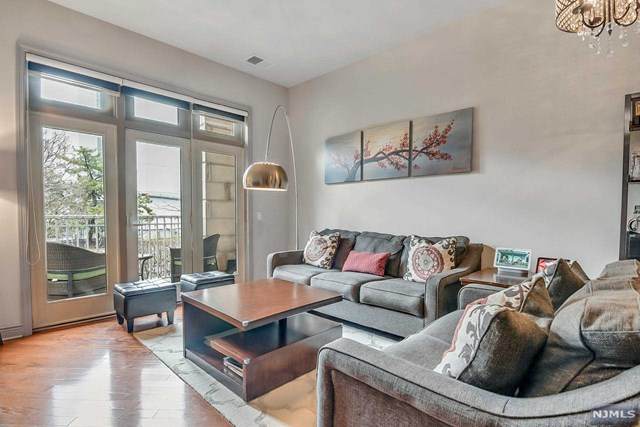 7400 River Road - Photo 1