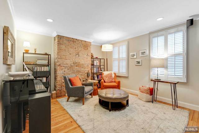 231 Montgomery Street - Photo 1
