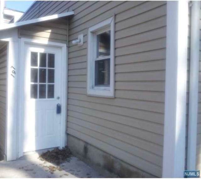 197 Mountainview Boulevard - Photo 1