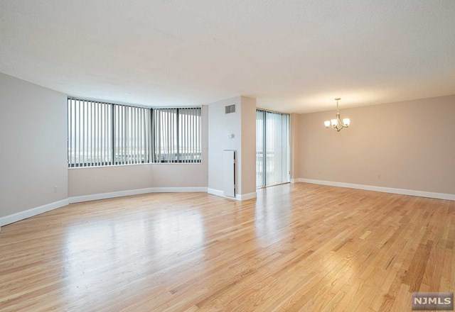 823 Harmon Cove Tower - Photo 1