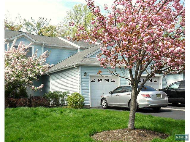 50 Foxwood Square - Photo 1