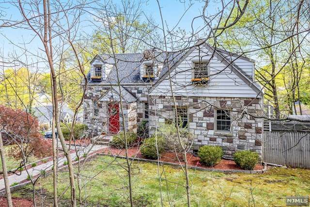1047 Valley Road - Photo 1