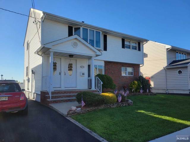 673 9th Street - Photo 1