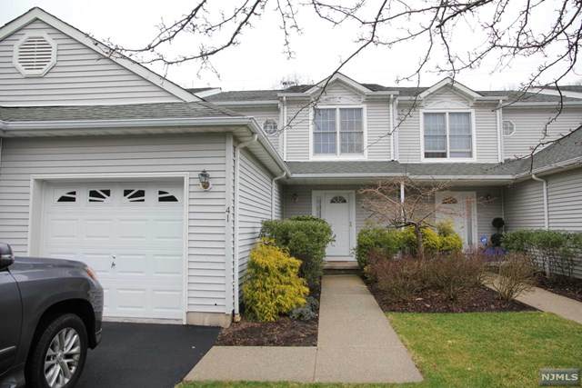 41 Foxwood Square - Photo 1